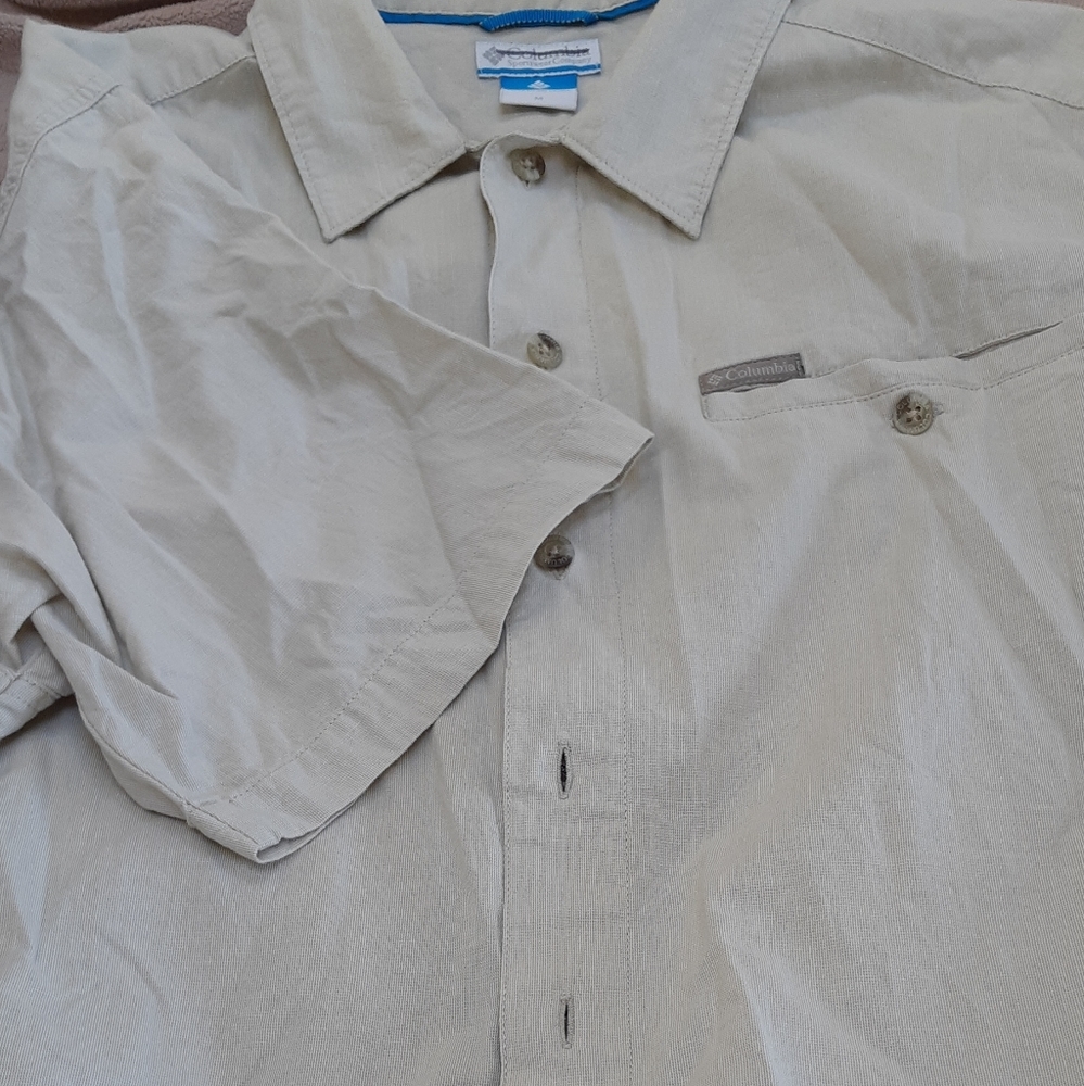 Men's  short sleeved shirt